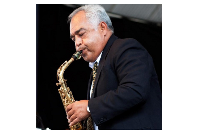 Saxofonista costarricense Napoleón Zapata