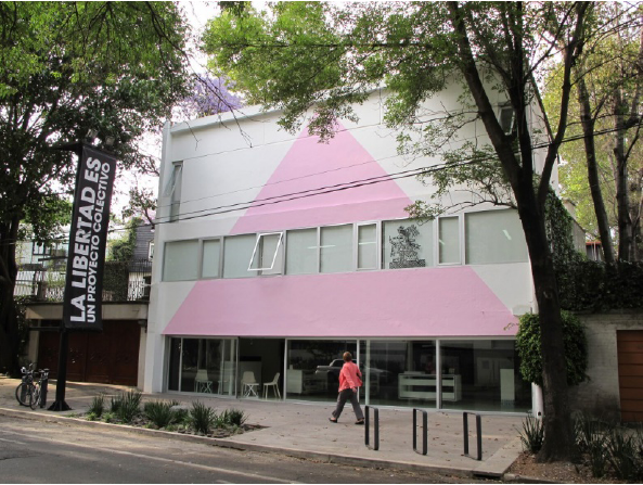 Instalacin de fachada en Sala de Arte Pblico Siqueiros, Ciudad de Mxico, febrero de 2013