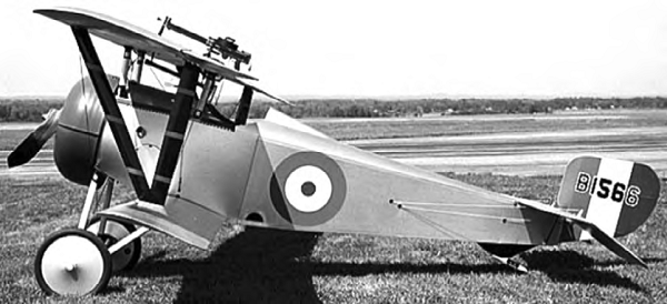 Aeronave Neieuport
17 con ametralladora en el plano superior 