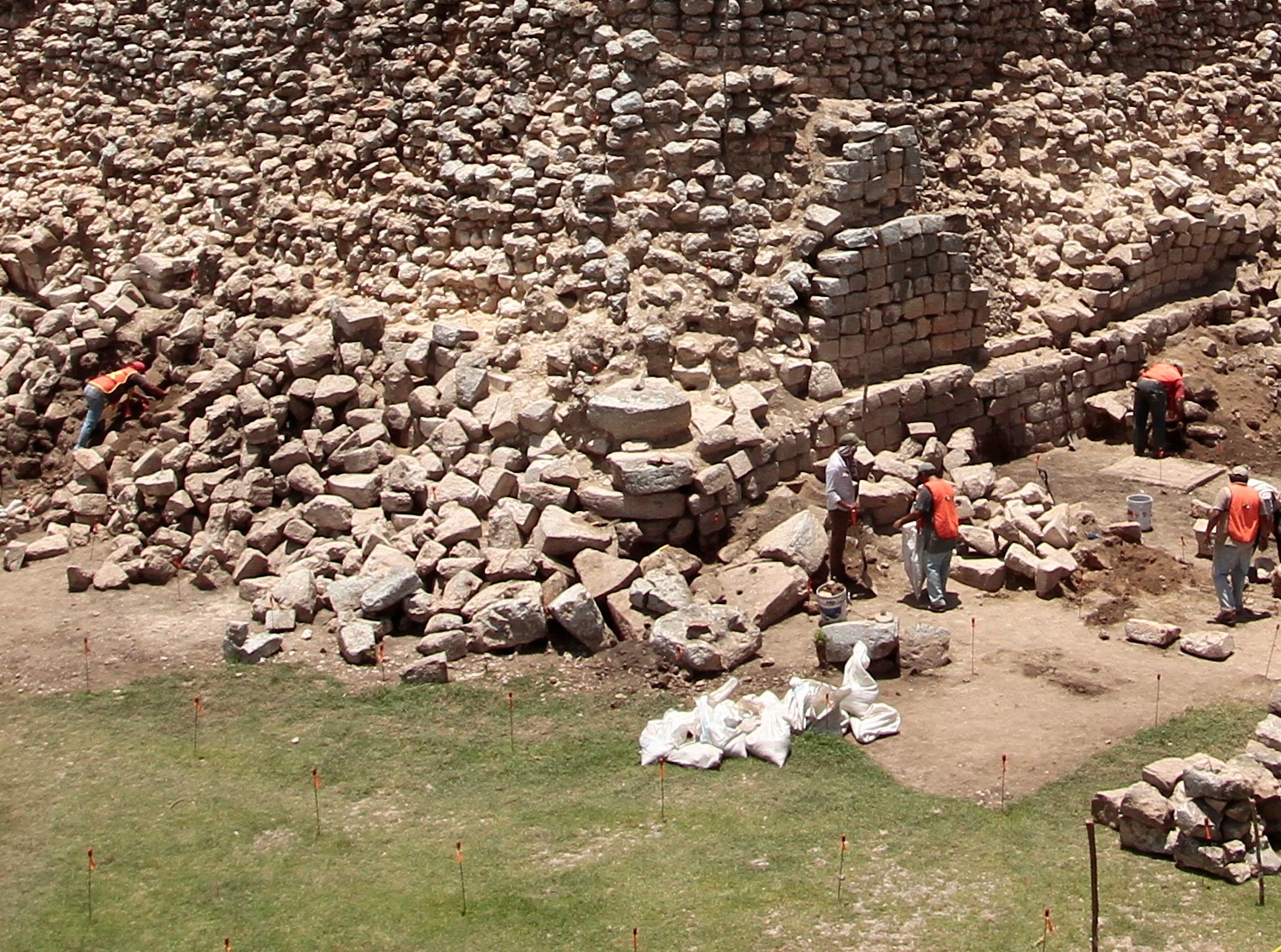 Esquina suroeste del Palacio del Gobernador despu�s del retiro del derrumbe