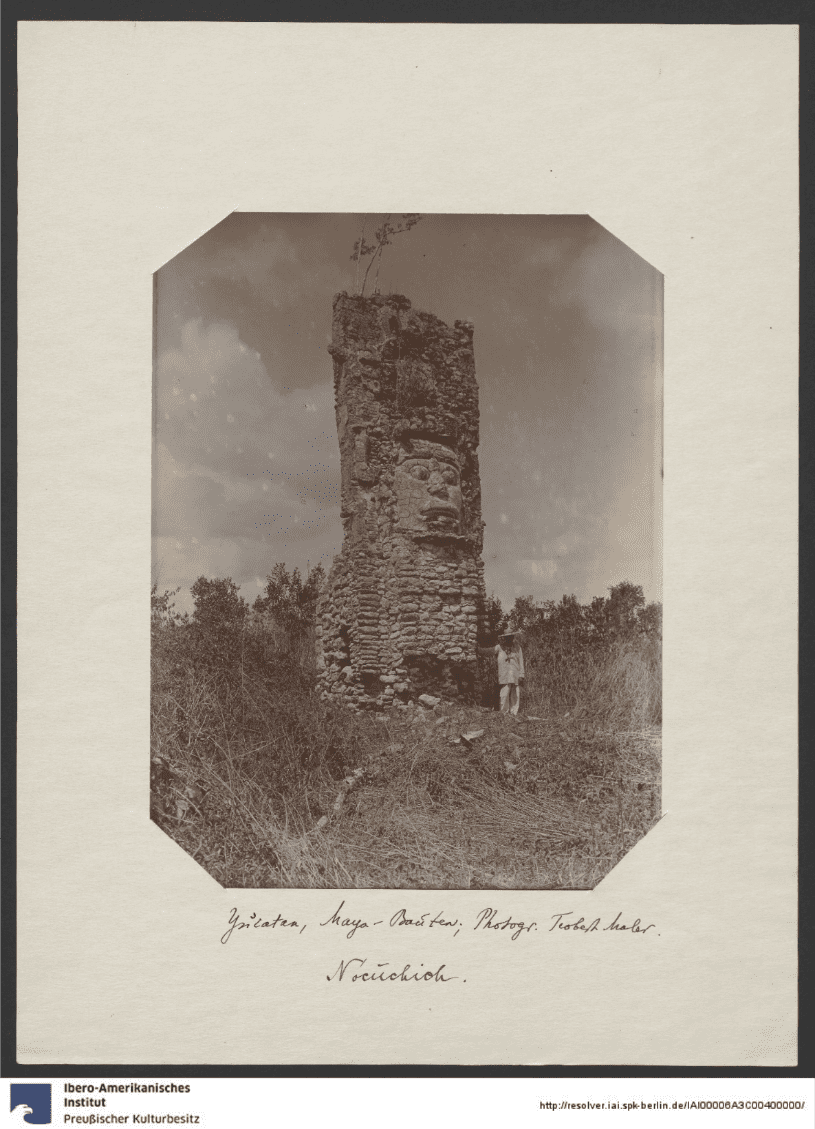Torre-escultura en Nuukuch Ich. Cortes�a Ibero-Amerikanisches Institut.