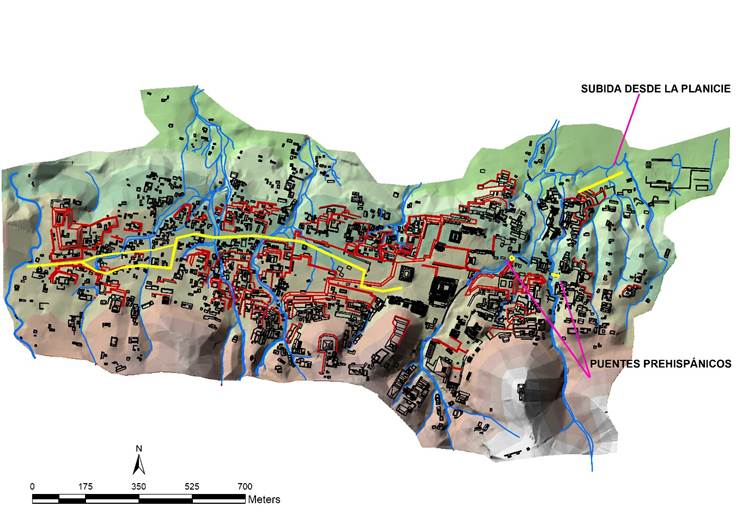 Propuesta de recorrido Este-Oeste y de subida desde la planicie (en amarillo). En rojo se evidencian los muros de contenci�n de las terrazas.