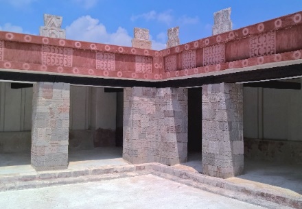 Vista del patio del Palacio de Quetzalpap�lotl.