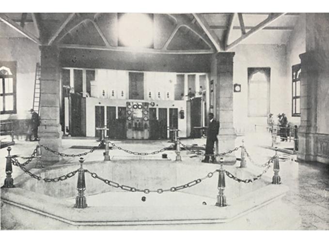 Interior de la planta de bombas no. 3. en Nativitas, ca. 1908.