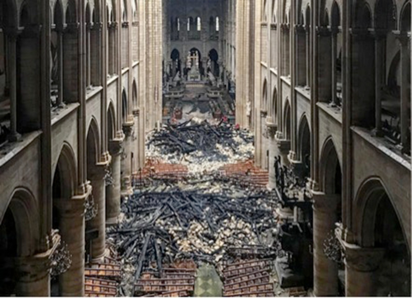 Estado de la nave central despus del siniestro.