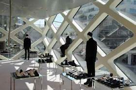 Prada Epicenter Tokio, arquitectos Herzog y de Meuron, 2003.