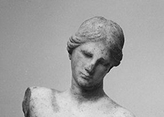 Estatua de mármol de Afrodita Anadyomene (detalle) (autoría no identificada, finales del siglo II a.C.)