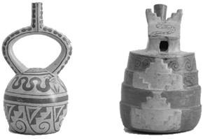 Botellas Moche de asa estribo con imágenes de serpientes (Museo Larco, Lima, ML003436 y ML002904).