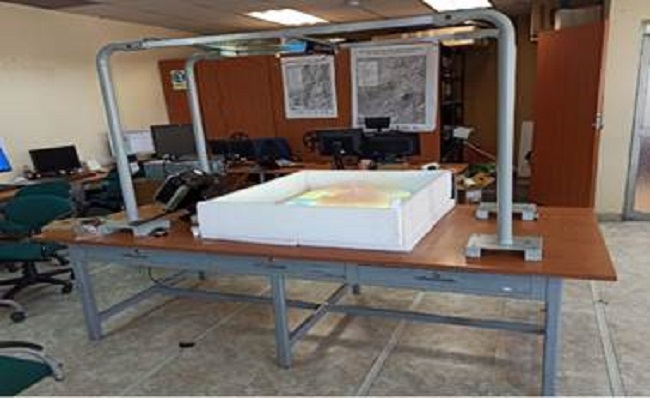 Estructura de metal y madera.