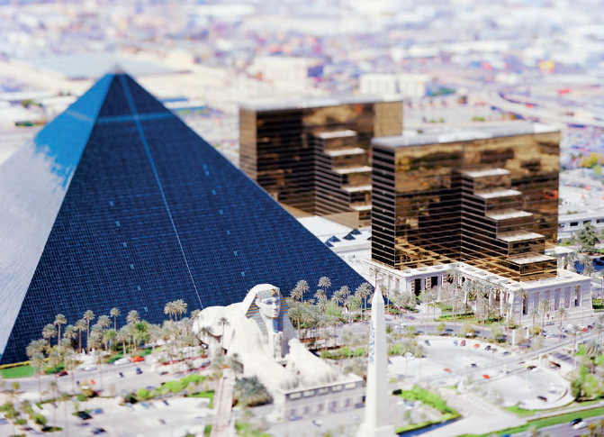 Olivo Barbieri, site specific_LAS VEGAS 05, 2005.