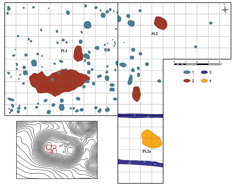 Aukuro kalno piliakalnio tyrimų metu užfiksuoti objektai: 1 – stulpavietės; 2 – ūkinės duobės; 3 – pastato sienos; 4 – židinys. R. Vengalio brėžinys (pagal Luchtanas, 1993, 4 brėž.; 1994a, 3 brėž.)