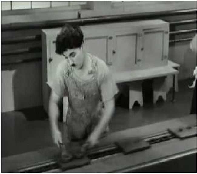 Chaplin en la cadena de montaje 