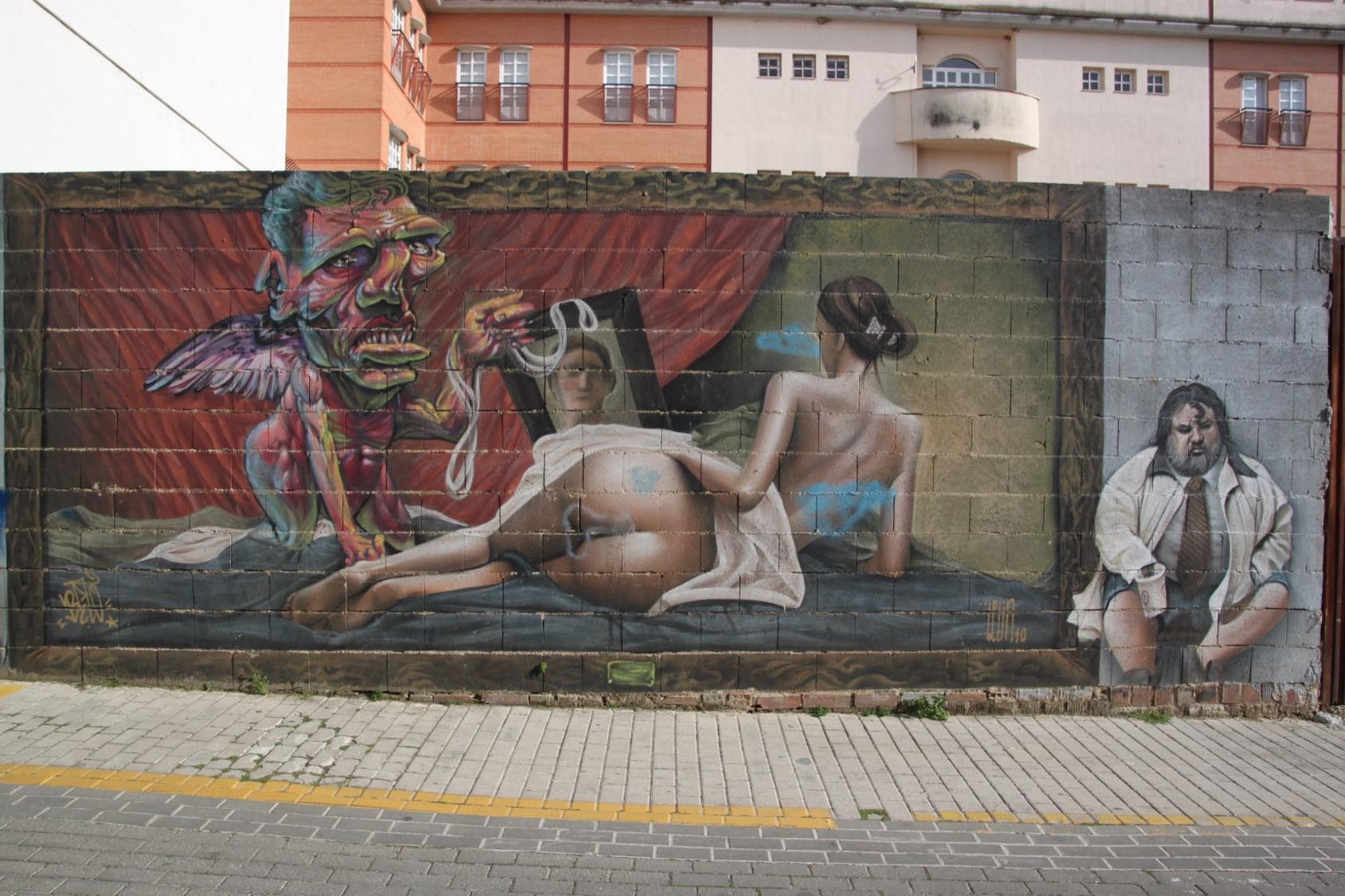 Obra de arte urbano de Belin y Myrhwan en la Calle Zambrana, Linares.