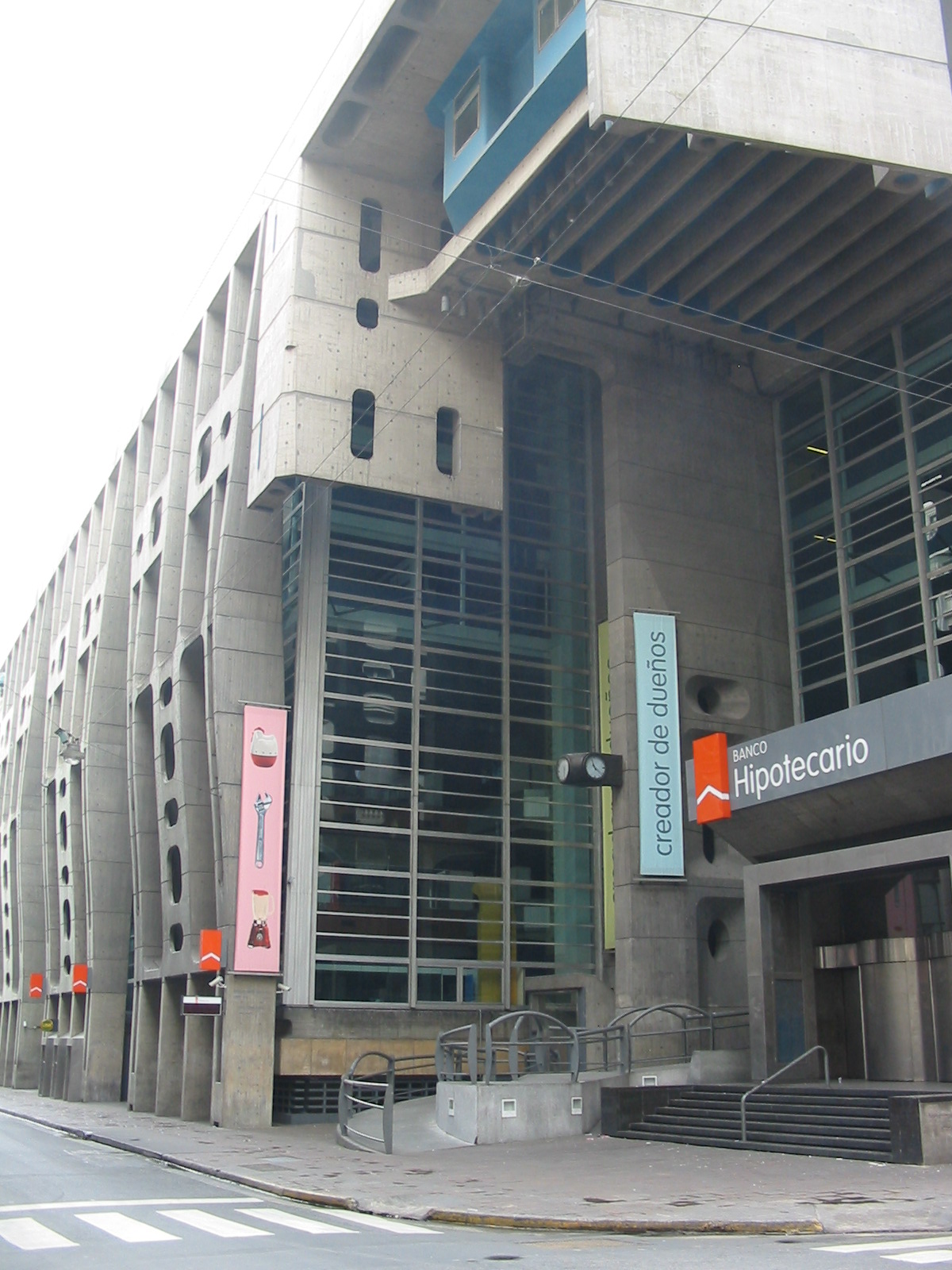 Banco Hipotecario, 1966; Clorindo Testa