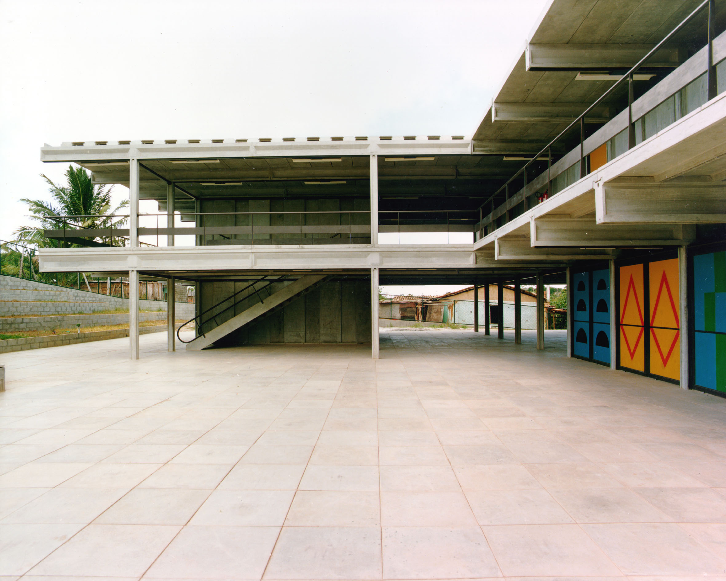 Escuela del barrio de Nova Bras�lia, Salvador, Bahia, Lel� (1986)