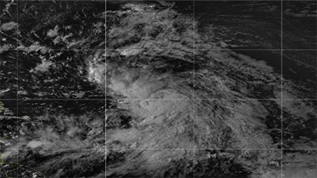 Imagen de sat&eacute;lite de la Depresi&oacute;n Tropical Trece en el Atl&aacute;ntico occidental.
