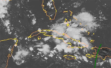Imagen satelital GOES-16, canal 13, de la onda tropical #27 el día 23 de julio a las 00:00 UTC