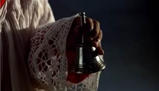 Tot� toca a sineta durante consagra��o