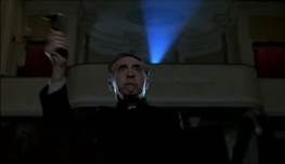 Sequ�ncia mostra uso da sineta de forma sinalizadora e austera