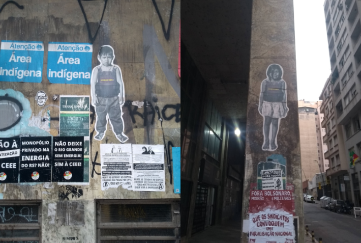 Aplicações da obra em pontos do Centro Histórico de Porto Alegre