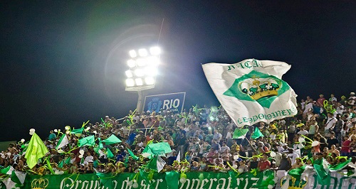 Torcida Na&ccedil;&atilde;o Leopoldinense em performance durante ensaio
							t&eacute;cnico