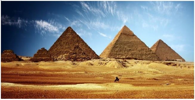 Las pirmides de Guiza: muestra emblemtica de la geometra dela antigua civilizacin egipcia