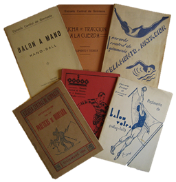 Reglamentos deportivos publicados por la Escuela Central de Gimnasia, entre ellos el Reglamento de Balonvolea (1932).