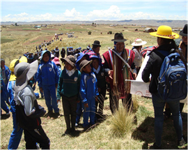 Actividades comunitarias en el sitio arqueológico de Tiwanaku. (Foto: Lidia Rodríguez)