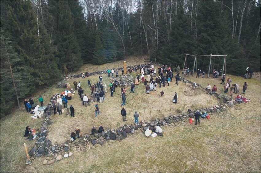 People gathered at the temple of Perkūnas.