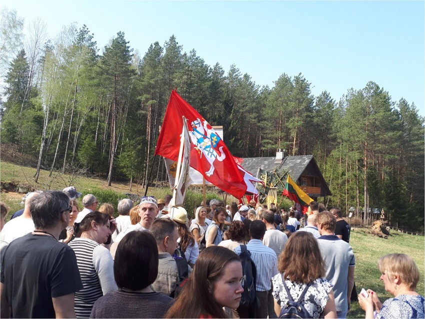 Procession from the Ancient Observatory to the castle mound, April 27,
                        2019.