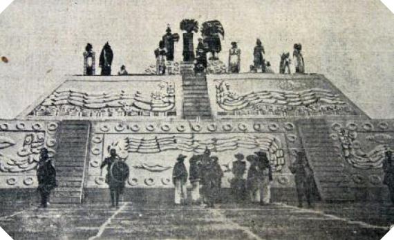 The pyramid with &ldquo;representations&rdquo; of &ldquo;Aztecs, priestesses, tehuanas
                            and other indigenous people.&rdquo; Dances were performed and gifts were given
                            to the children of the poor (D&iacute;az Maya,
                                2017).