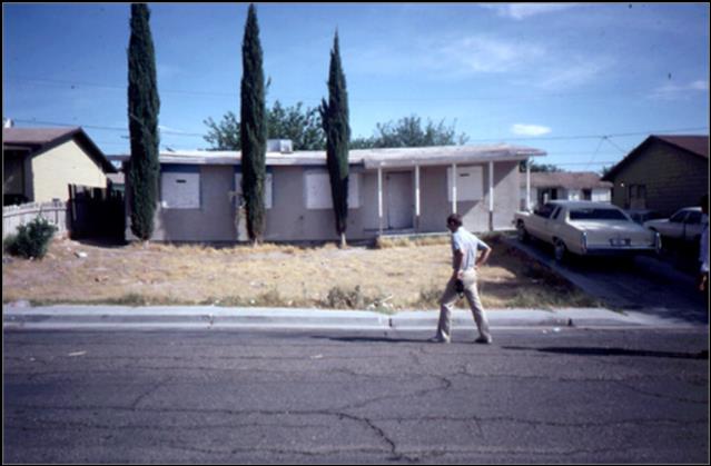 Fotografía de una casa con daños estructurales producto del proceso de subsidencia en Windsor Park al norte de Las Vegas