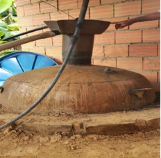 Aparelho utilizado pelo Sr. Martin para destilao da bebida