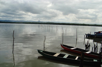 BA�A NOROESTE DE VIT�RIA. AO FUNDO O MONTE MOXUARA NO MUNIC�PIO DE CARIACICA, VIT�RIA, ES.