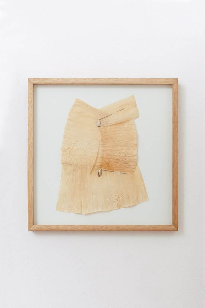 Florencia Sadir, S/T 2022. Chalas de ma&iacute;z y alpaca. 40x40cm