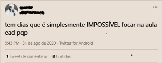 Tuíte de estudante de ensino superior