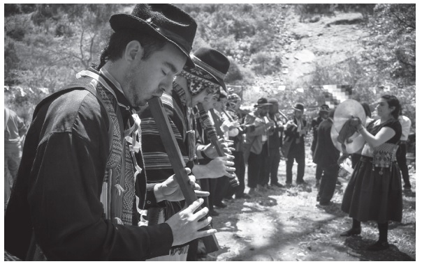 Tarkeada comunitaria en Cerro Chena