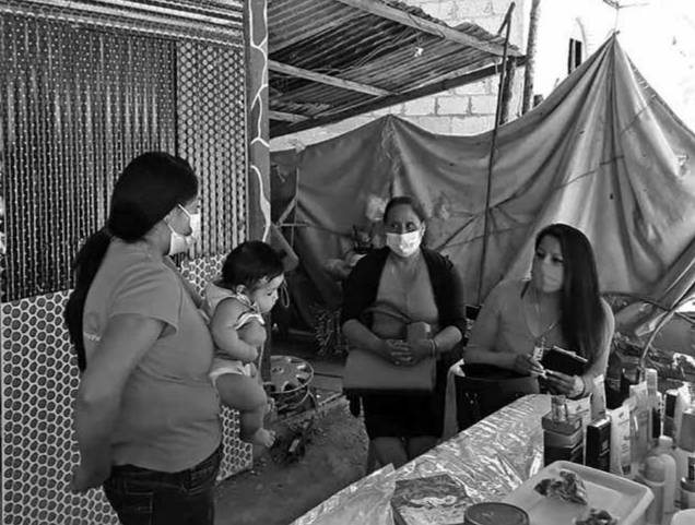 Mujeres trabajando durante la pandemia.