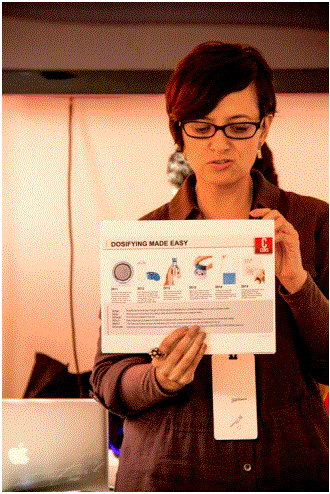 Figure 1: Liliana Becerra explaining the steps leading up to a trends-mapping workshop. Photo: Javier Alexander Lozano Brochero