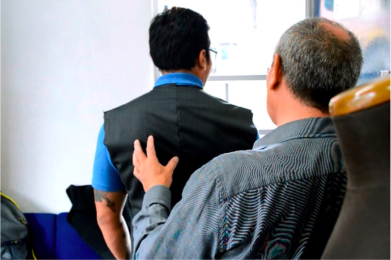 Figura 6. Observación con las manos