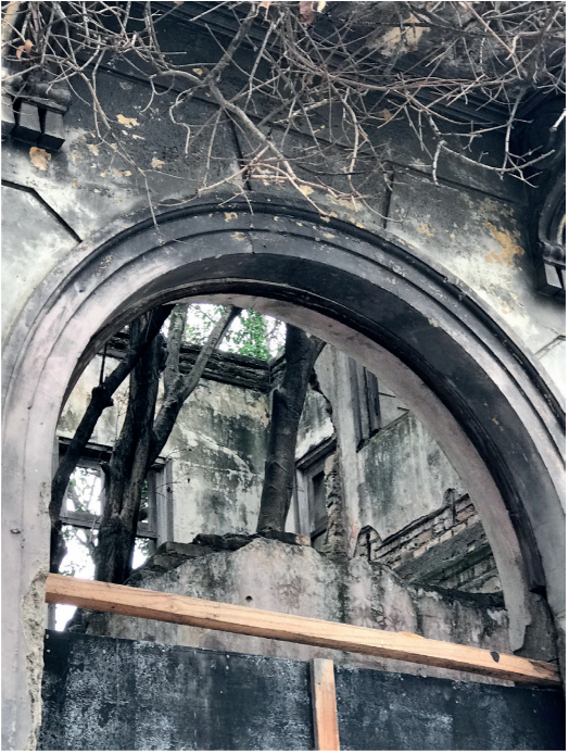 Detalhe da antiga escola para meninos da Vila Maria Z�lia