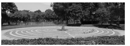 El Ojo que llora. Lugar de memorializaci�n dise�ado por Lika Mutal (2005). Campo de Marte, Jes�s Mar�a (Lima) Foto: MGJ (30-01-2023).