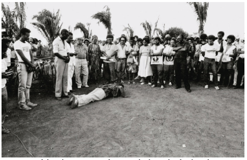 A, B, C - Instrumentos e assentamentos religiosos em uma delegacia de pol&iacute;cia, Recife, Pernambuco.