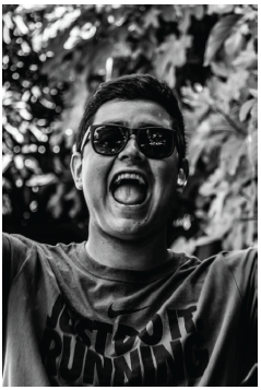 Siendo yo . &ldquo;La espontaneidad y alegr&iacute;a siempre presente en cada momento del d&iacute;a. La genuina conexi&oacute;n con el ser de uno mismo&rdquo; (Dylan, 18 a&ntilde;os). 