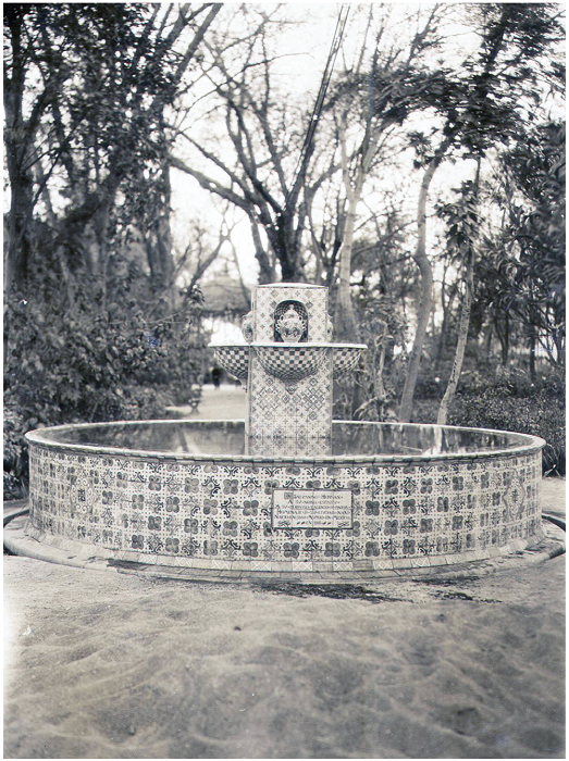 &ldquo;Fuente dedicada a Saturnino Herr�n, interior del Jard�n de San Marcos Aguascalientes&rdquo;, ca. 1920.