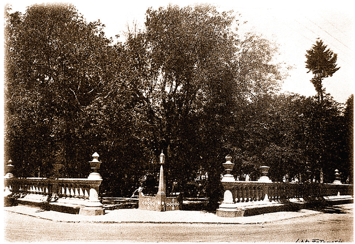 Apertura de las esquinas de la balaustrada, interior del Jard�n de San Marcos, Aguascalientes.