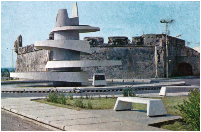 Campeche Nuevo, fuente del Progreso con las bancas campechanas, Joaquín Álvarez Ordóñez y Edmundo Rodríguez, 1961-1963.