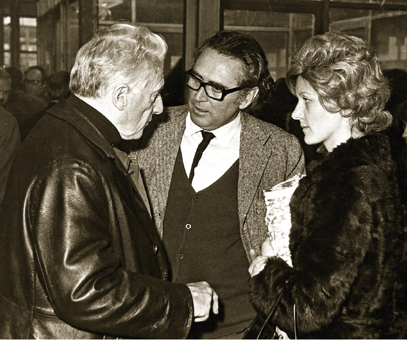 La influencia de Henri Lefebvre en Chile se remonta a su visita con motivo de la Exposici�n y Encuentro Internacional de la Vivienda, en octubre de 1972. Esta fue la primera vez que expuso al mundo p�blicamente su tesis del &ldquo;derecho a la ciudad&rdquo;. En la foto Lefebvre (izq.) junto al Arq. Jorge Poblete.