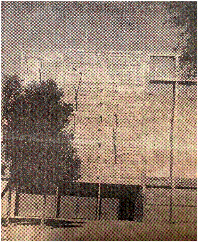 Fachada primigenia con la cruz antes de la superposici�n de la portada. Fuente: Armando Mendoza.