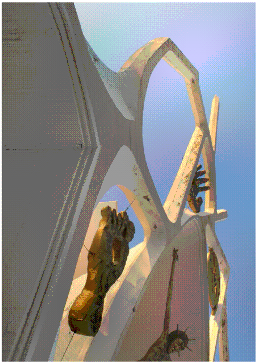 Escultura del pie izquierdo. Fotograf�a: NGGE.